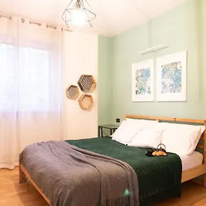 ihost-luxury-apartment-savona-112.it-lombardy.com/