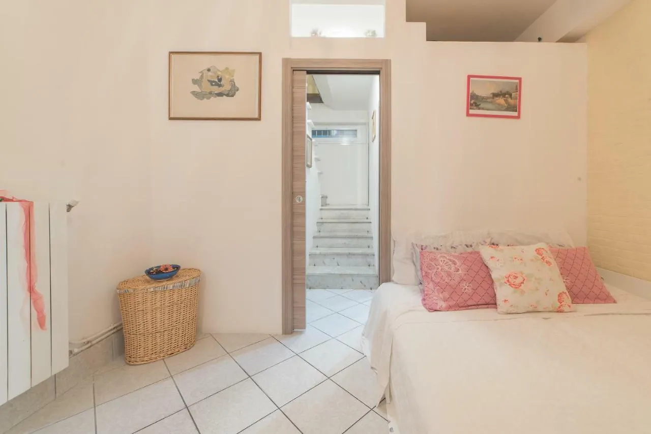 Apartment Pink21 Florence Italy